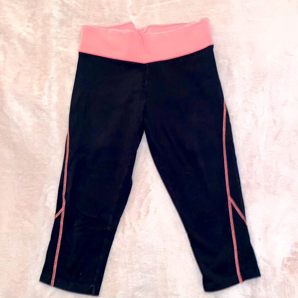 Victoria’s Secret Pink Yoga Capris - Size M